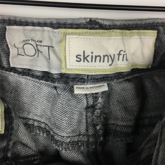 LOFT Jeans Skinny Fit Distressed Grey Charcoal Wash 100% Cotton Denim Size 8 - Picture 6 of 7